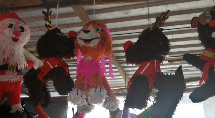No es opción dejar de vender piñatas, vendedora busca alternativas