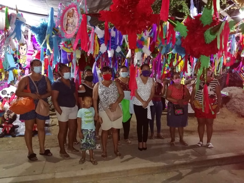 Se solidariza Maricarmen Cabera con Piñateras de Zihuatanejo