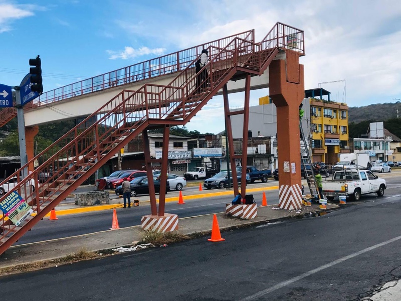 Se refuerzan trabajos en vialidades de Zihuatanejo
