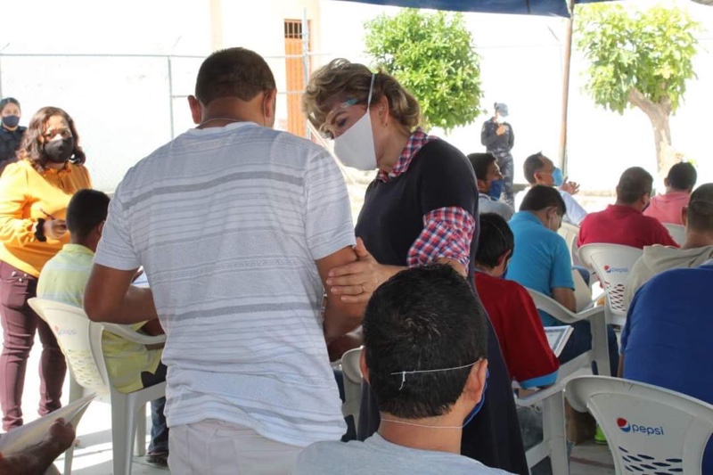 RECIBEN CONSTANCIAS DE CAPACITACIÓN MUJERES Y HOMBRES DEL CERESO DE CHILPANCINGO