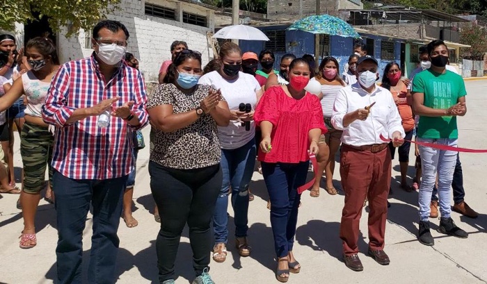 Asiste el Senador Manuel Añorve a inauguración de obra gestionada por la regidora Naty Rodríguez