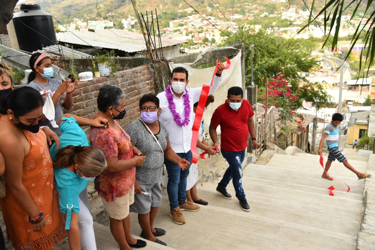 De manera intensa trabaja el gobierno de Jorge Sánchez en la transformación de Zihua