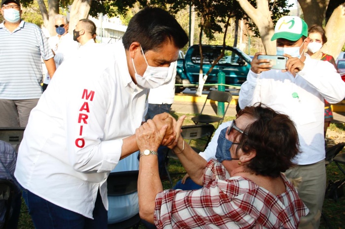 Se compromete Mario Moreno a tener estrecha relación con la sociedad civil