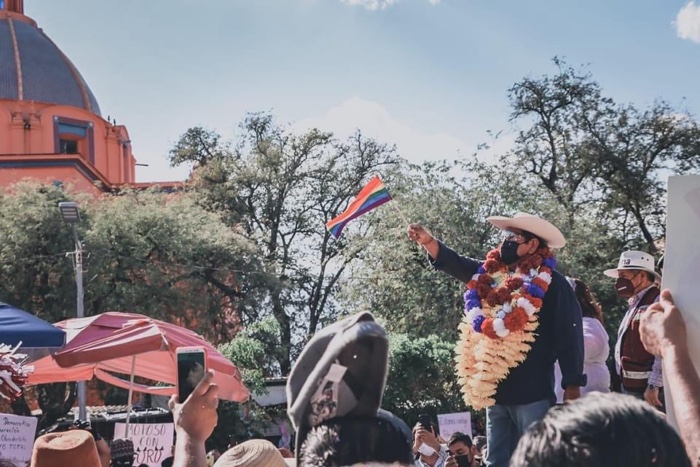 El candidato de Morena se compromete a coadyuvar a llegar a la verdad del caso Ayotzinapa
