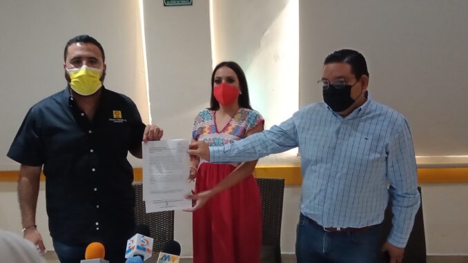 Presentan PRI y PRD denuncia contra Adela Román por usar vacunación para hacer campaña