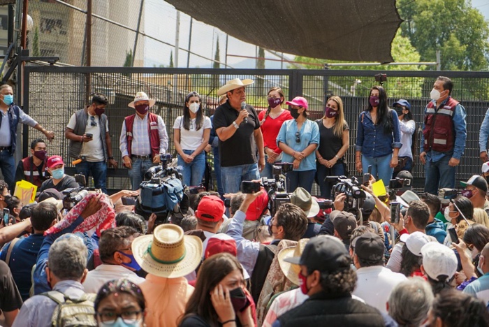 “Venimos por la candidatura de Guerrero”, afirma Félix Salgado Macedonio en sede del INE