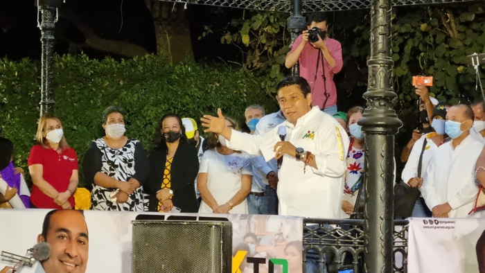 “Mario el barrio te respalda”, le dicen en Chilpancingo a Mario Moreno