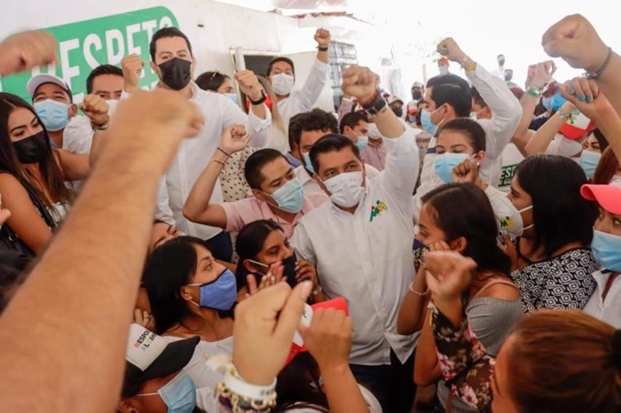 Los jóvenes, comprometidos con Mario Moreno