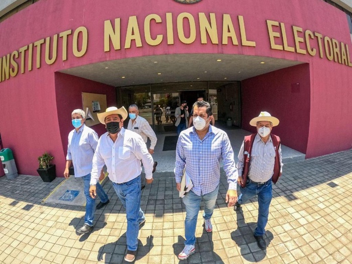 Entrega Félix Salgado Macedonio impugnación ante el INE