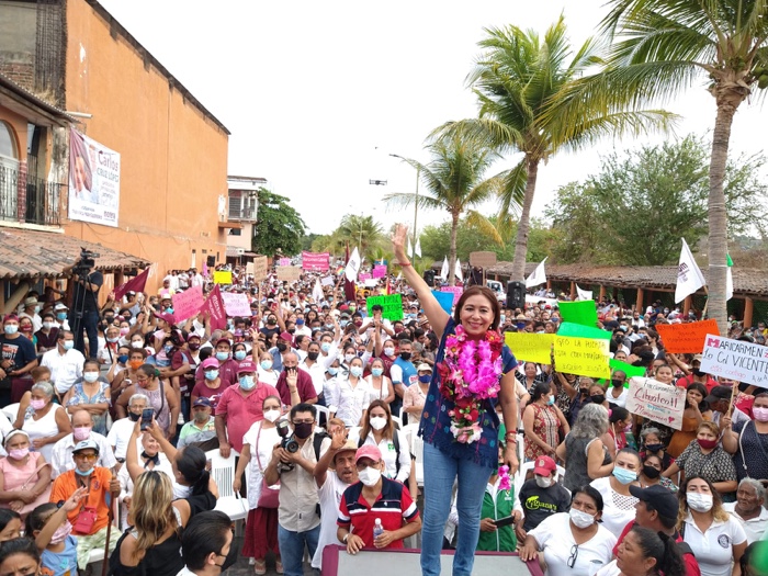 Miles de Zihuatanejenses cobijan a MORENA y Maricarmen Cabrera en cierre de campaña