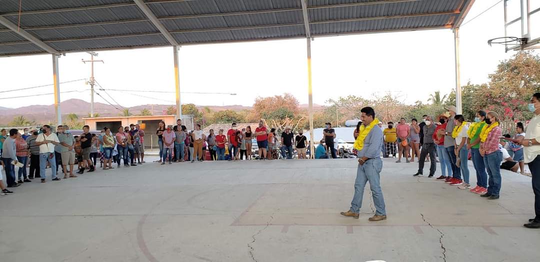 Crescencio Reyes continúa recorriendo comunidades de La Unión