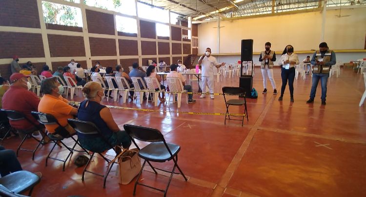 Se aplicarán 3,481 vacunas en Petatlán por tres días.