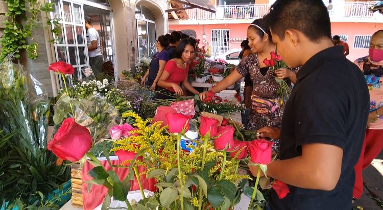 Florerías reflejan buenas ventas en día de las Madres