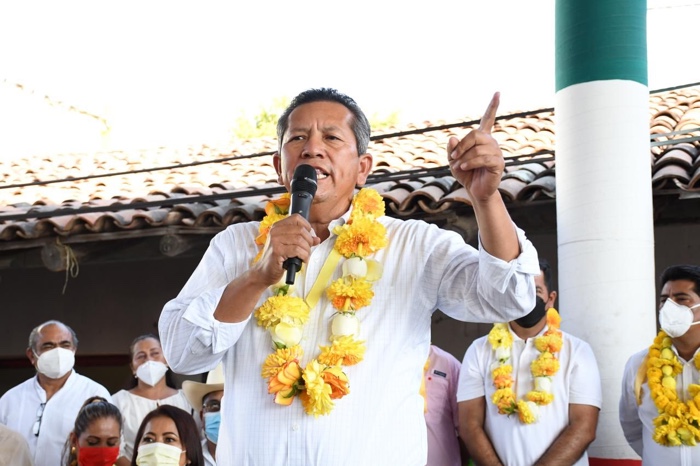 Vamos a reactivar los proyectos que el gobierno federal ha cancelado, afirma Carlos Reyes
