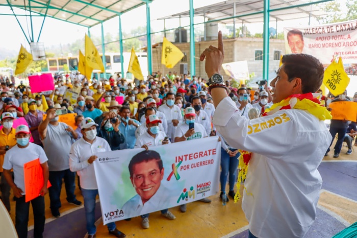 Campesinos le dicen a Mario Moreno que será el próximo Gobernador de Guerrero
