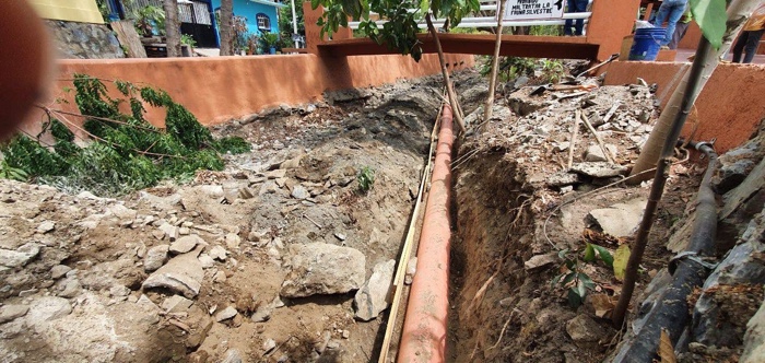 Se sustituye colector sanitario de más de 35 años de servicio