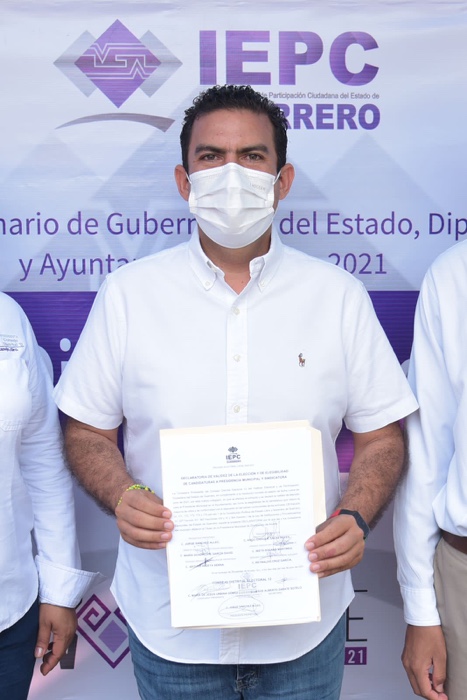 SE REELIGE JS COMO ALCALDE DE ZIHUARANEJO
