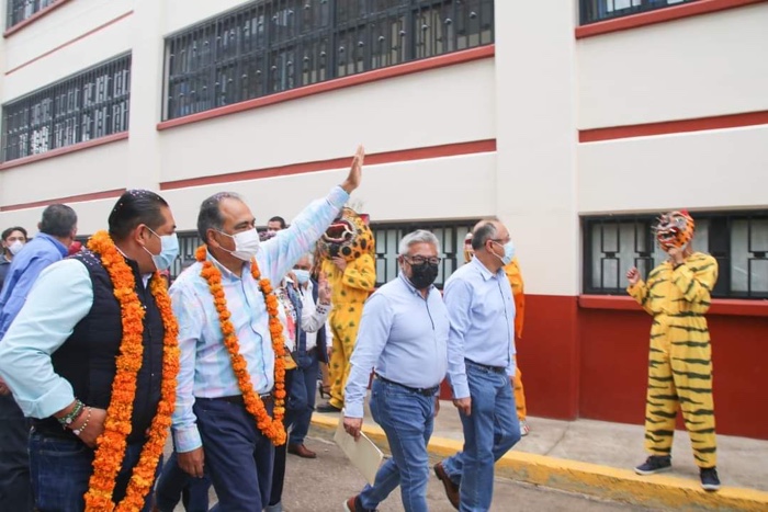 MÁS ESCUELAS, APOYOS SOCIALES Y OBRAS DE AGUA POTABLE LLEVA GOBERNADOR ASTUDILLO A CHILAPA