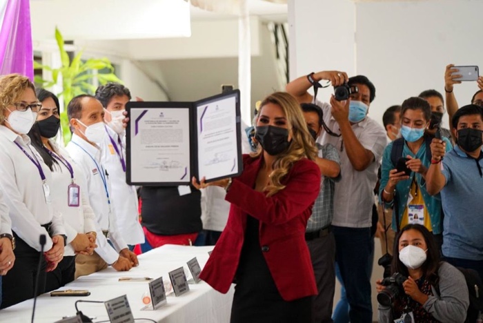 Recibe Evelyn Salgado, constancia como gobernadora electa