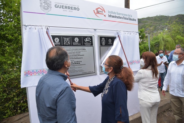 Más obras para zihua entrega gobernador HAF