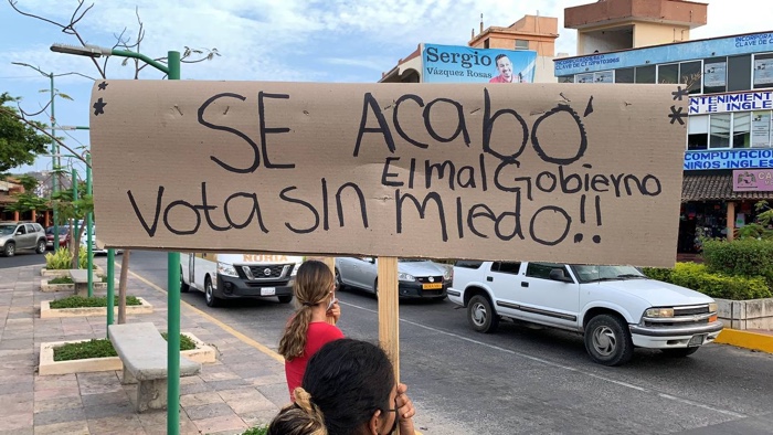 Jóvenes de Zihuatanejo llaman a ciudadano a salir a votar sin miedo
