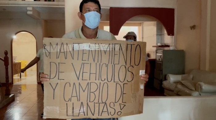 POR RETRASO EN PAGOS DIVERSOS, PARAN LABORES TRABAJADORES DE VECTORES EN ZIHUATANEJO