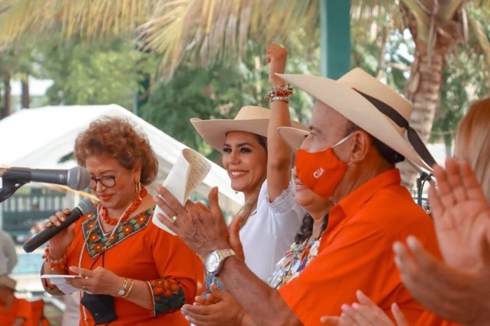 Celebra Evelyn Salgado Pineda el Día de San Juan con familias de la CUA