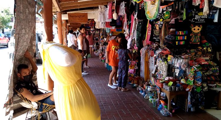 Ventas de hasta el 30%, reportan comerciantes de artesanías
