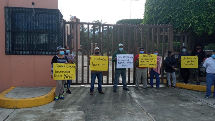 Se mantienen bloqueo en Papanoa, pobladores sostienen exigencias de escrituras