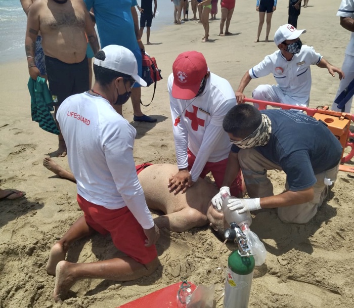 Turista fallece de un infarto en Playa El Palmar en Ixtapa