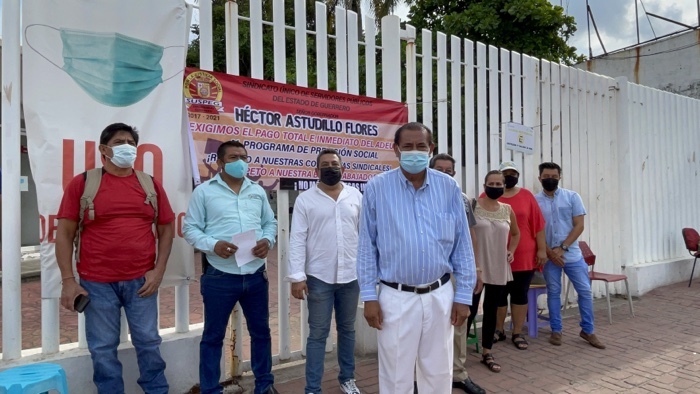 Sindicalizados del Estado toman oficina de Finanzas en Zihuatanejo