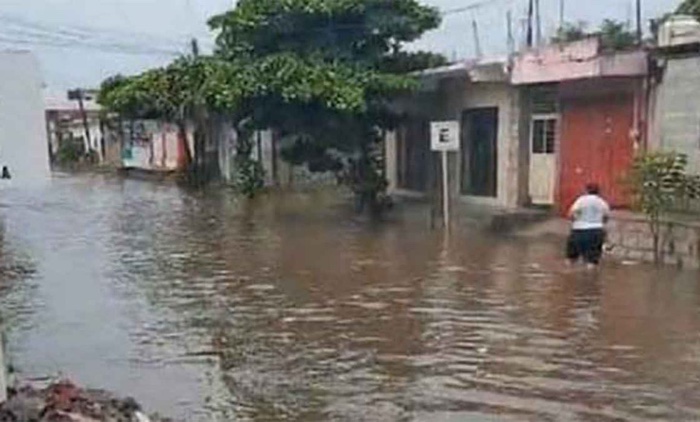 30 viviendas afectadas por crecimiento de río en Tierra Caliente