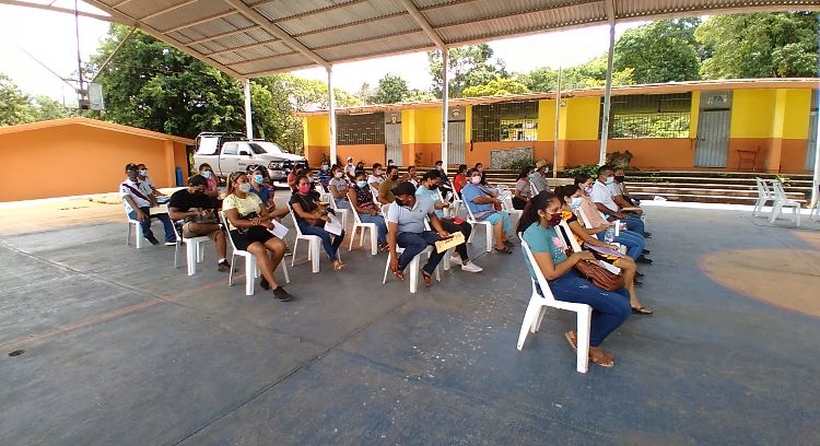 Participan favorablemente en vacunación anticovid-19, jóvenes en La Unión
