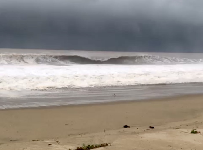 Mar de fondo afecta las costas de Guerrero