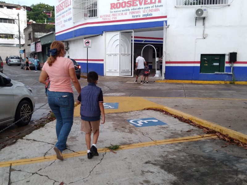 Suman 20 las escuelas en modo presencial en Zihuatanejo
