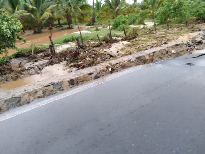 Desciende nivel de agua del arroyo de Miyagua se reabre la circulación en la zona