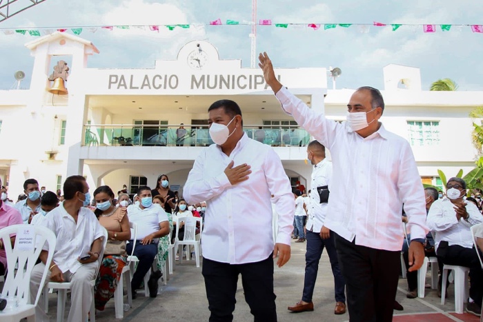 ASISTE HÉCTOR ASTUDILLO A DE TOMA DE PROTESTA DE CUATRO ALCALDES
