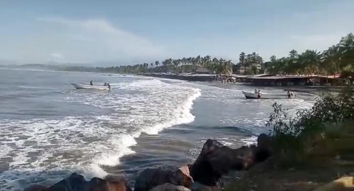 Suspenden traslados a la Isla de Ixtapa por oleaje elevado