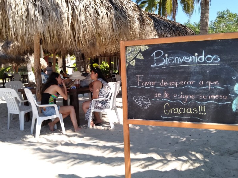 Restauranteros a orilla de playa reportan buenas ganancias por puente