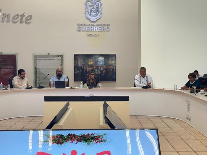Atiende la gobernadora Evelyn Salgado al magisterio guerrerense