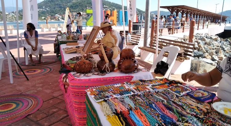 Cruceristas no han dejado derrama económica, lamentan artesanos