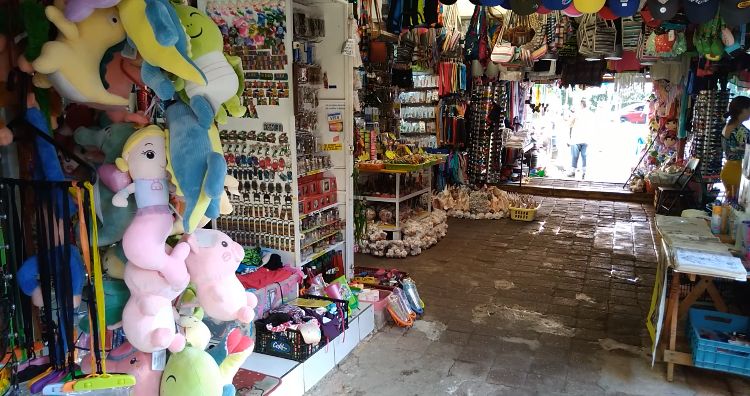 “Estamos vendiendo”, celebran comerciantes en playa Linda, Ixtapa