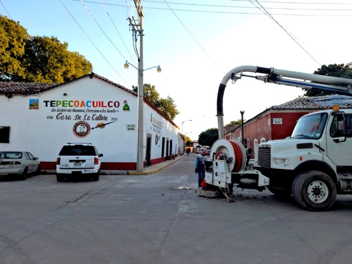 Apoya gobierno estatal a municipios con programa para el desazolve de redes de drenaje