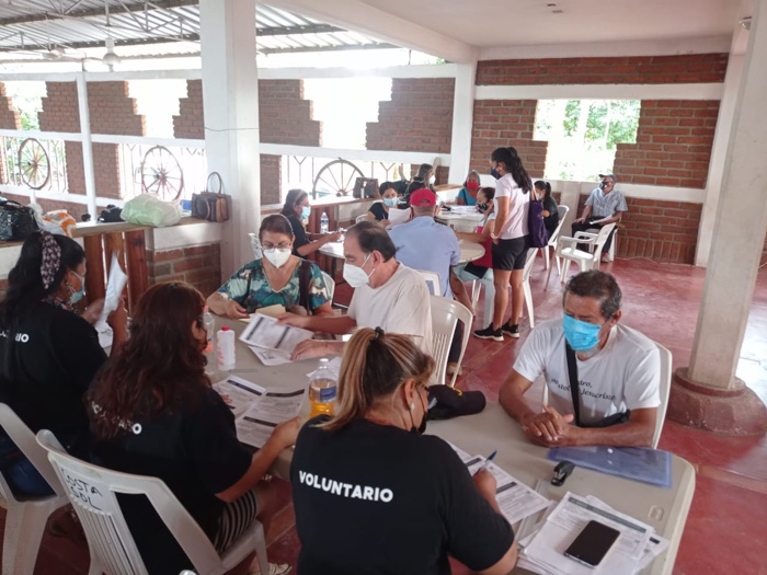 Apoya con personal Ayuntamiento de Petatlán en Jornada de Vacunación contra COVID
