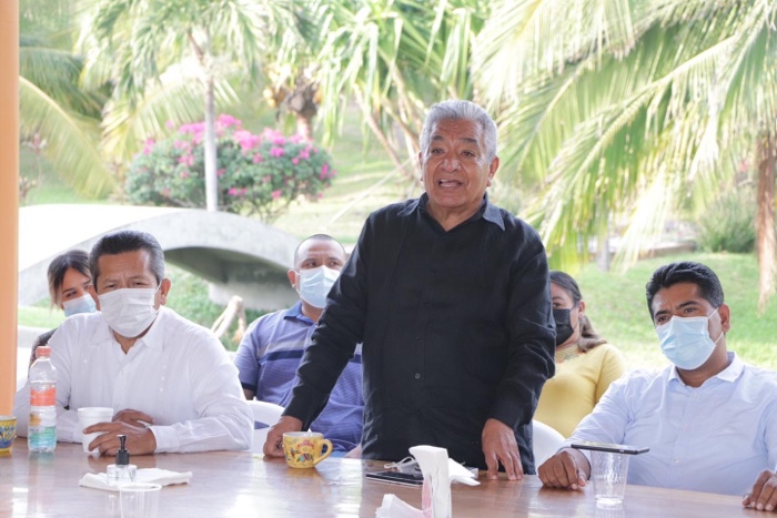 Ocupados en generar condiciones adecuadas para familias desplazadas refugiadas en Zihuatanejo: Saúl López Sollano