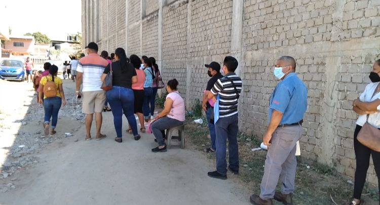 Poca respuesta de la población a vacunación refuerzo en Petatlán