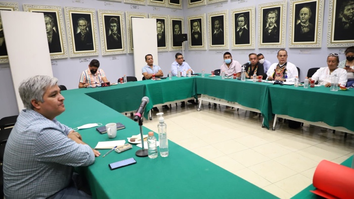ATIENDEN DIPUTADOS A INTEGRANTES DE LA DIVERSIDAD SEXUAL