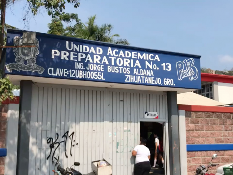 Prepa 13 a clases virtuales, no hay condiciones para presenciales