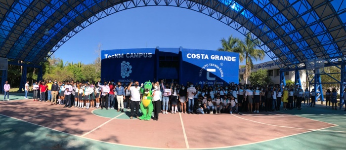 Estudiantes de preparatorias acuden a la Feria Vocacional del Tec Costa Grande