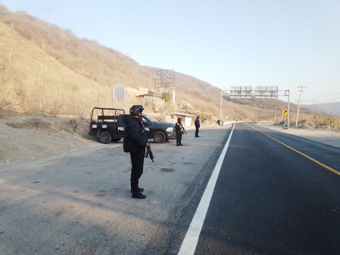 Se refiera vigilancia carretera al cierre de puente vacacional